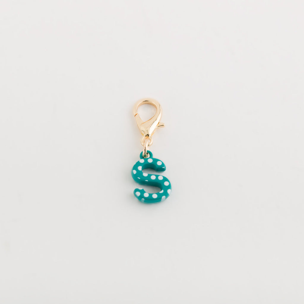 Carpisa Hrvatska – Poa letters - Women's Charm – AAD47519446 – Image 1