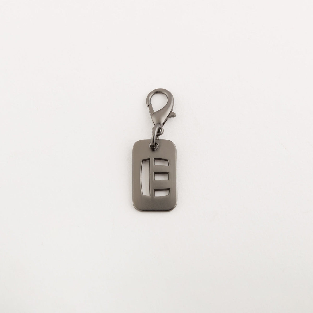 Carpisa Hrvatska – Milo pendant go - Charm – Gunmetal – AAD79405546 – Image 1