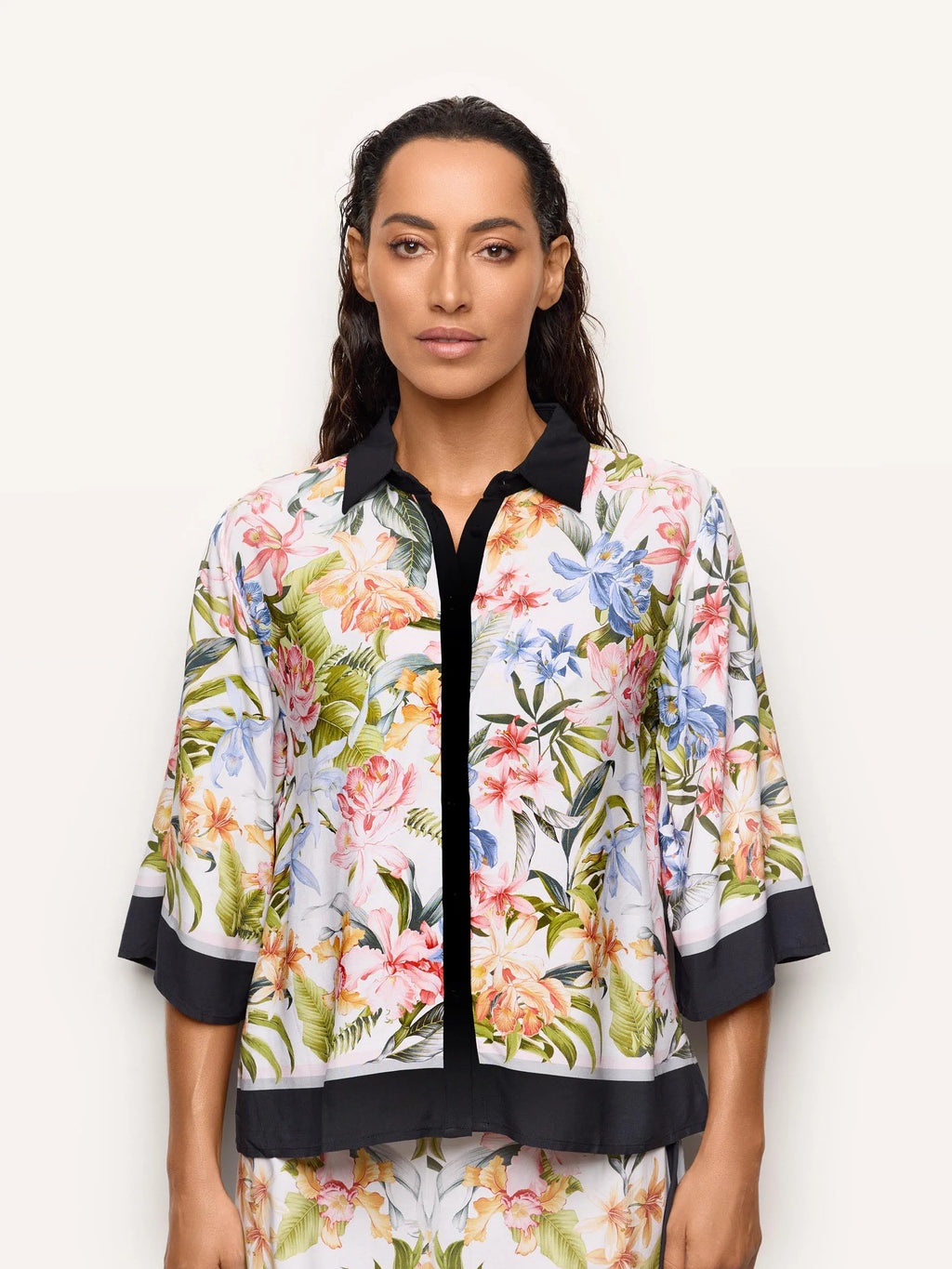 Yamamay Croatia Blouse | AMAD192003_128_02.jpg