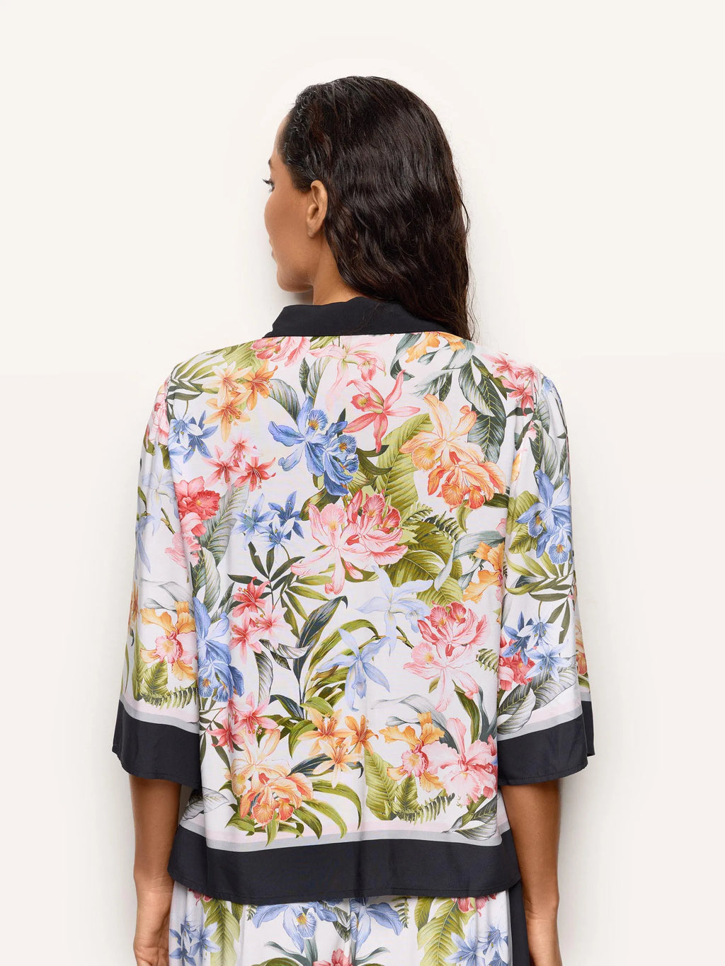 Yamamay Croatia Blouse | AMAD192003_128_04.jpg