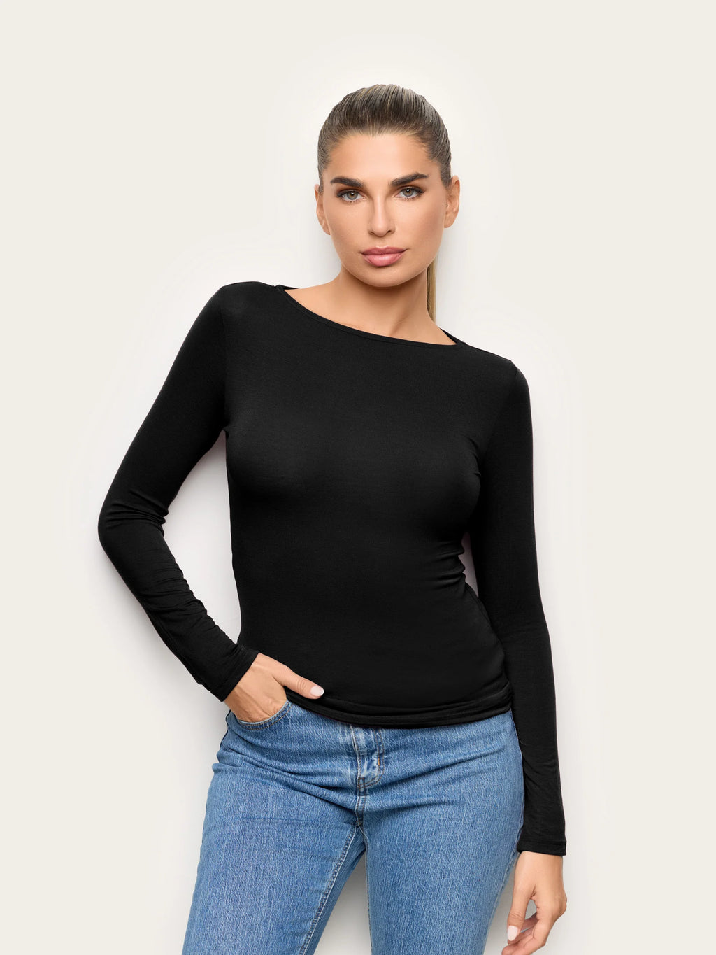 Yamamay Croatia Long-sleeve boat neck T-shirt | AMAD193002072_01_54664008-bc3e-46bf-83f8-9ca27071a0e3.jpg