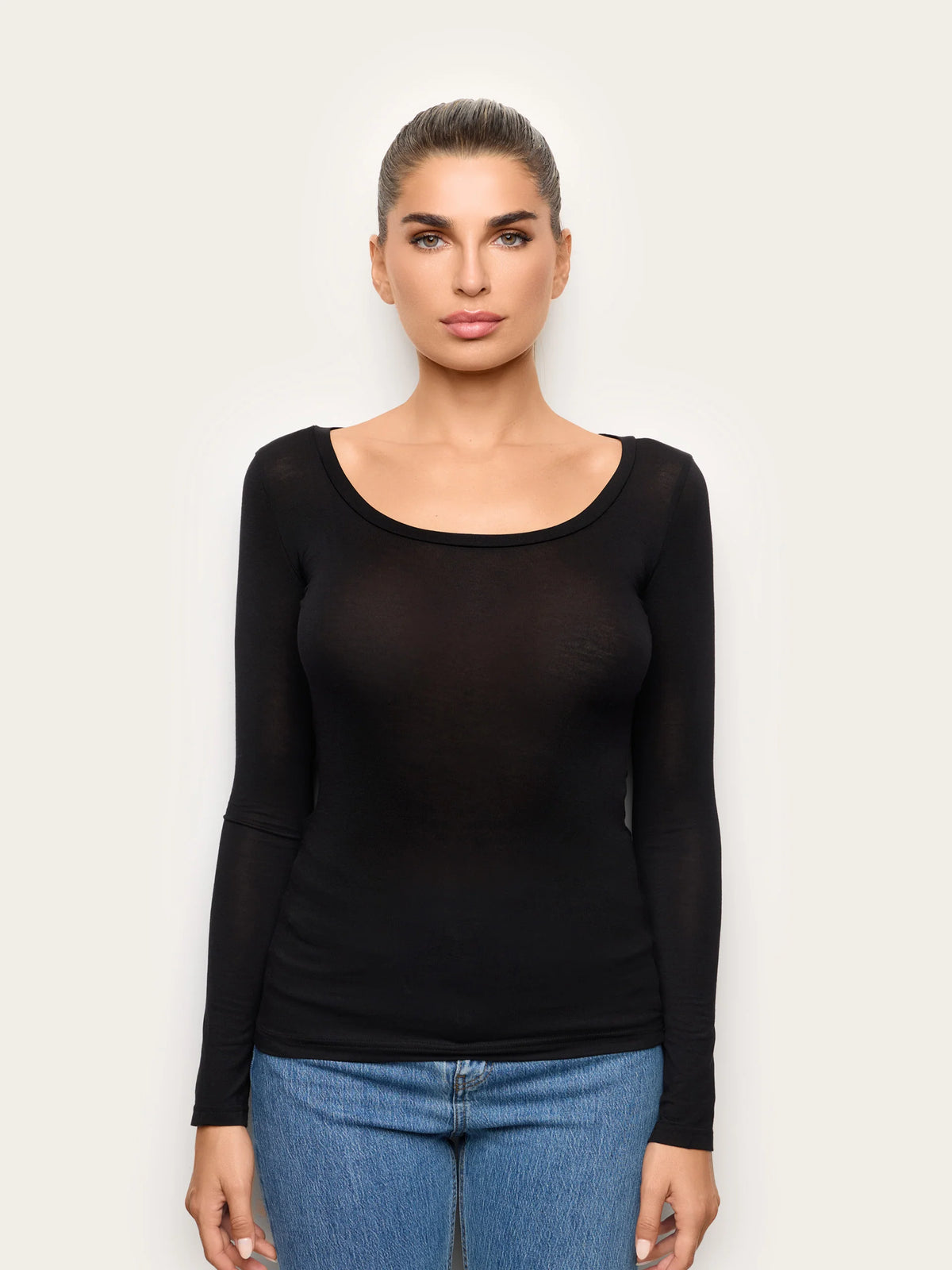 Yamamay Croatia Long-sleeve decolte neck T-shirt | AMAD193004072_02_5fc4d237-a07c-4dfc-ac28-a848ae4a29e1.jpg