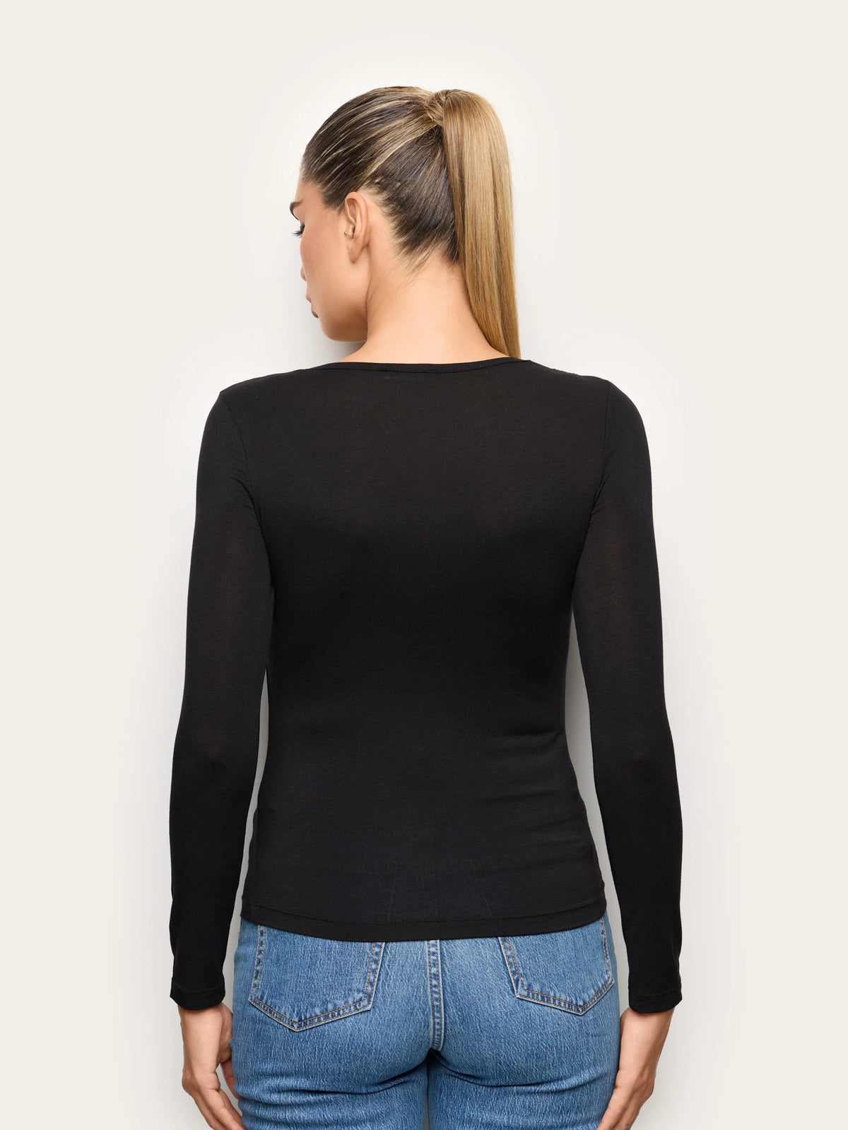 Yamamay Croatia Long-sleeve v neck T-shirt | AMAD193005072_05_b65c1483-8935-4322-9013-fb8db045dbe4.jpg