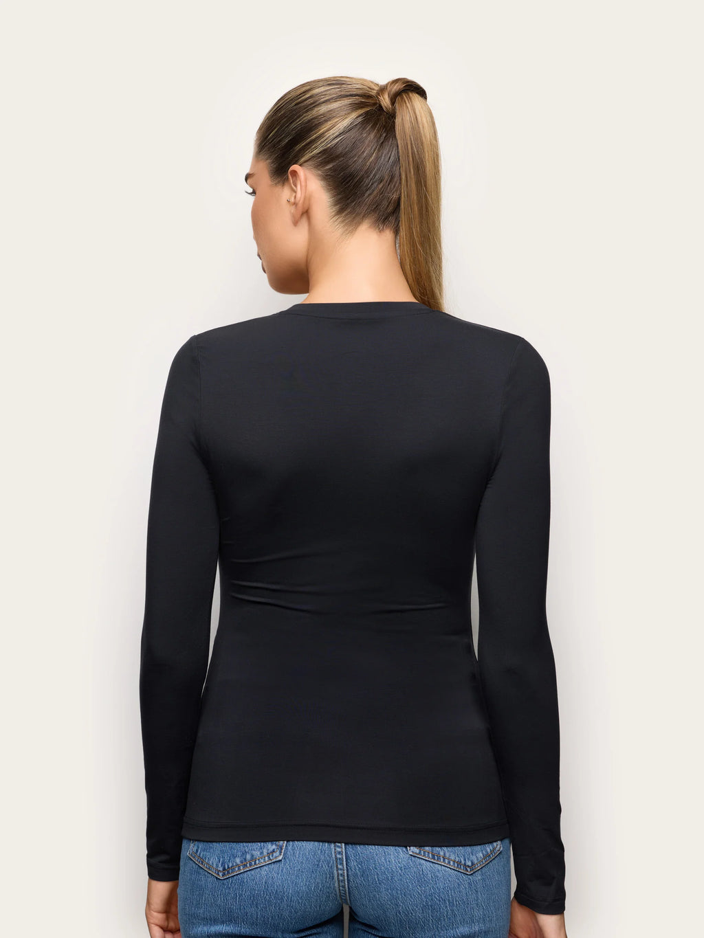 Yamamay Croatia Long-sleeve v neck T-shirt | AMAD193006072_05.jpg