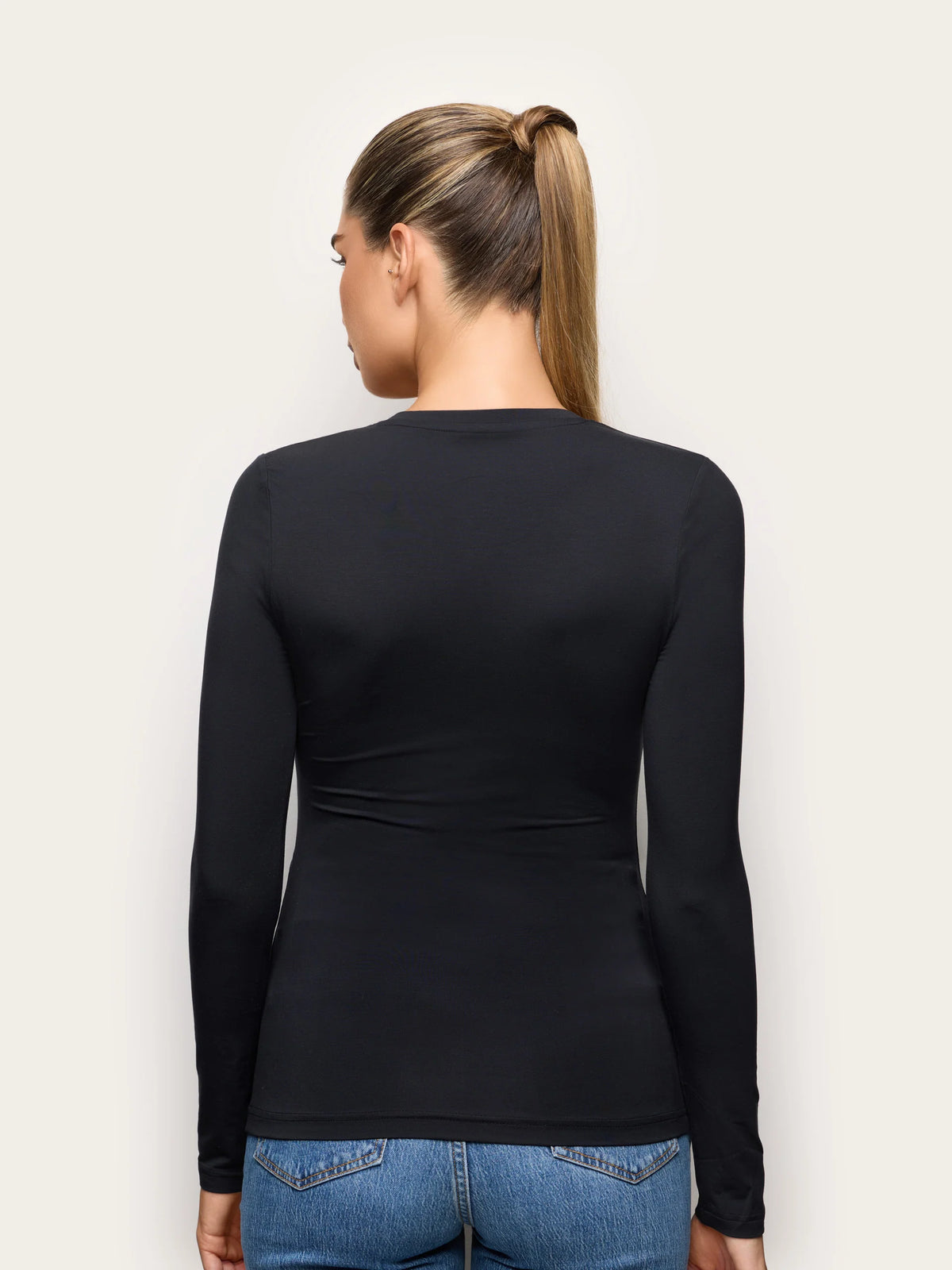 Yamamay Croatia Long-sleeve v neck T-shirt | AMAD193006072_05.jpg