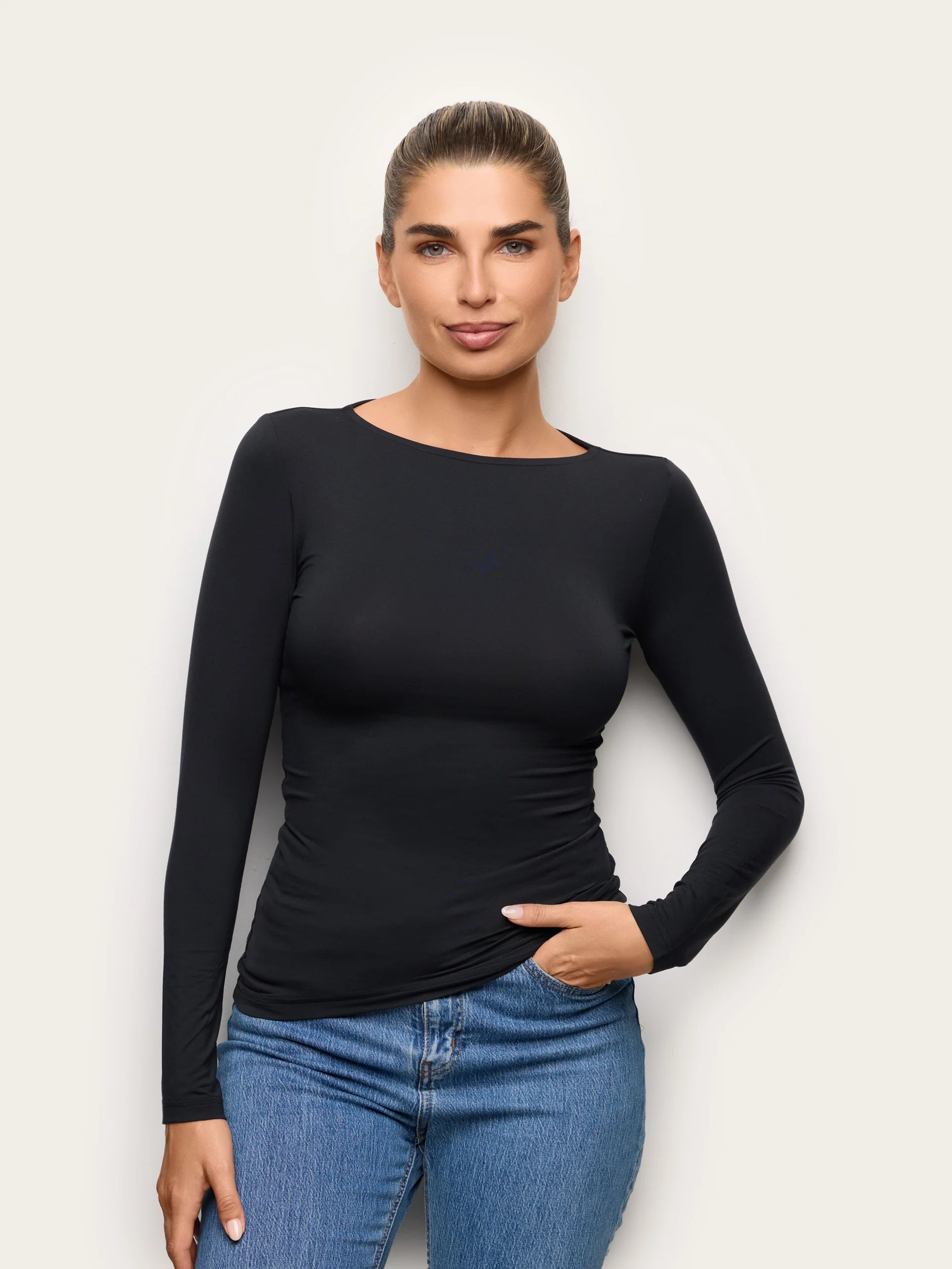 Yamamay Croatia Long-sleeve boat neck T-shirt | AMAD193007072_01.jpg