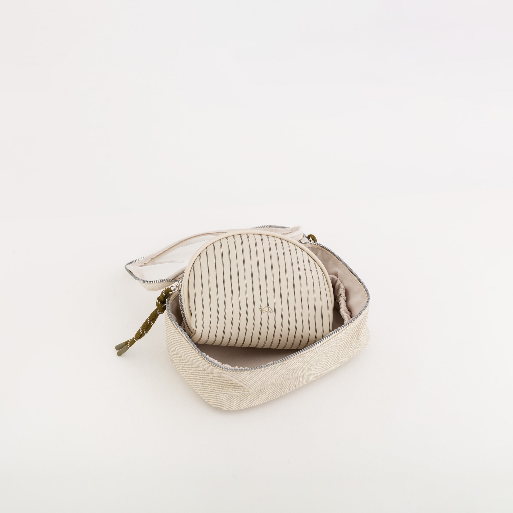Carpisa Hrvatska – Gabriela beauty - Women's toiletry bag – AND38702446 – Image 5