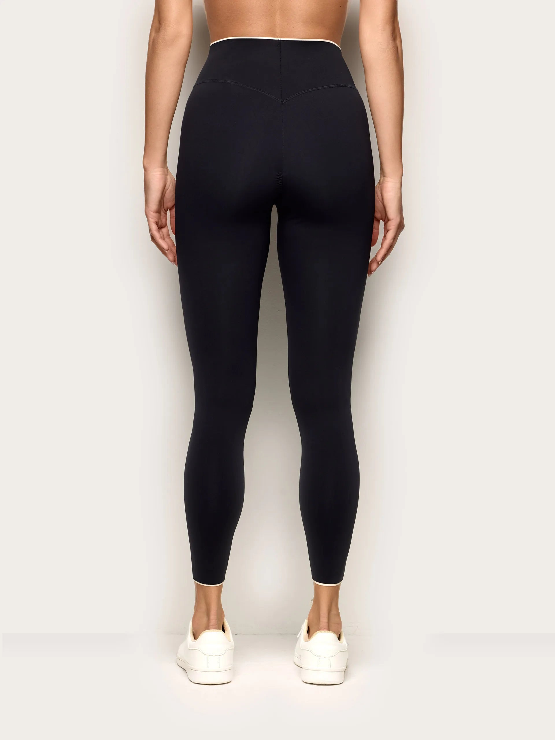 Yamamay Croatia Leggings | APMD191002_072_04.jpg