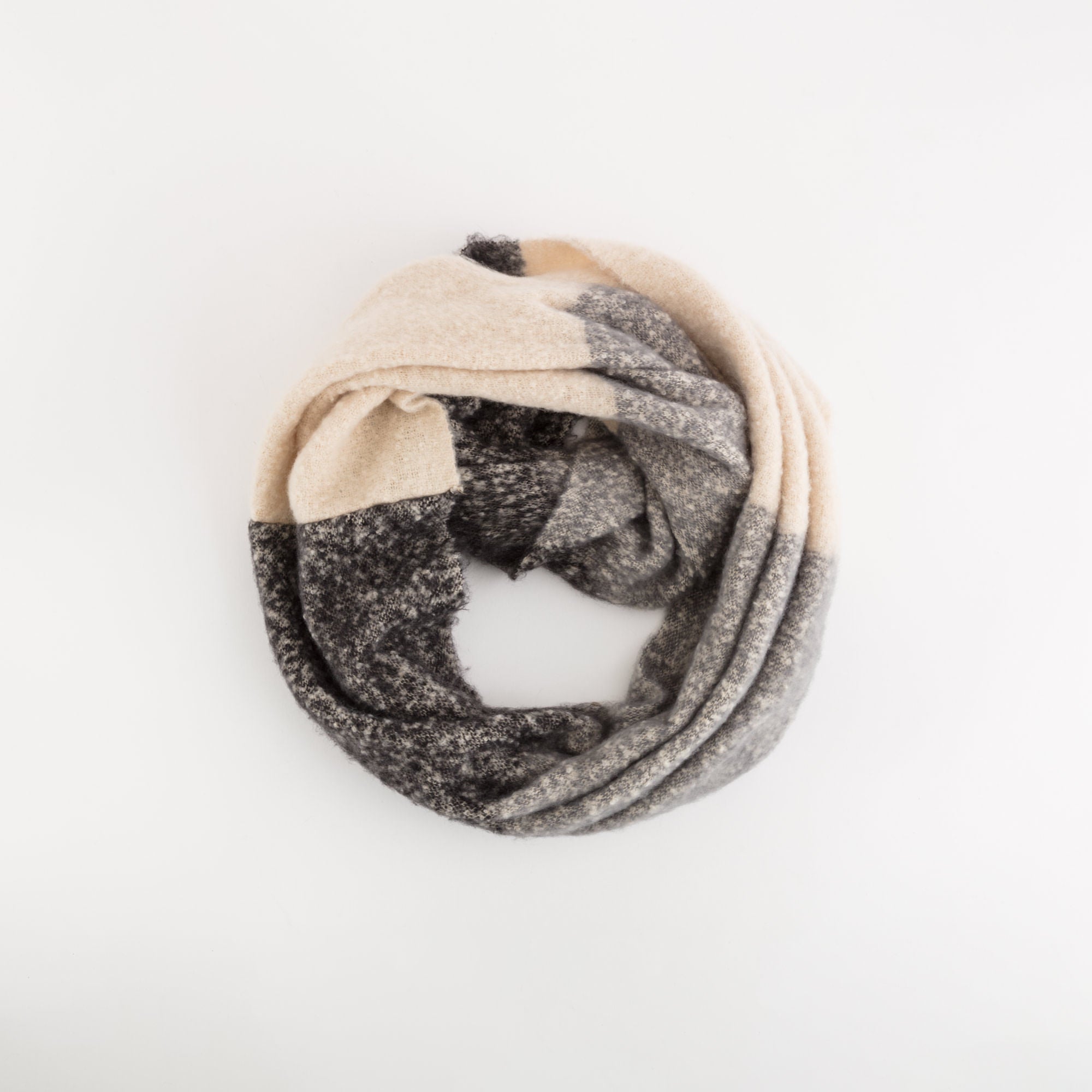 Carpisa Neck Cover - Austria – ASD0450254501901_01_basechild – ASD04502545