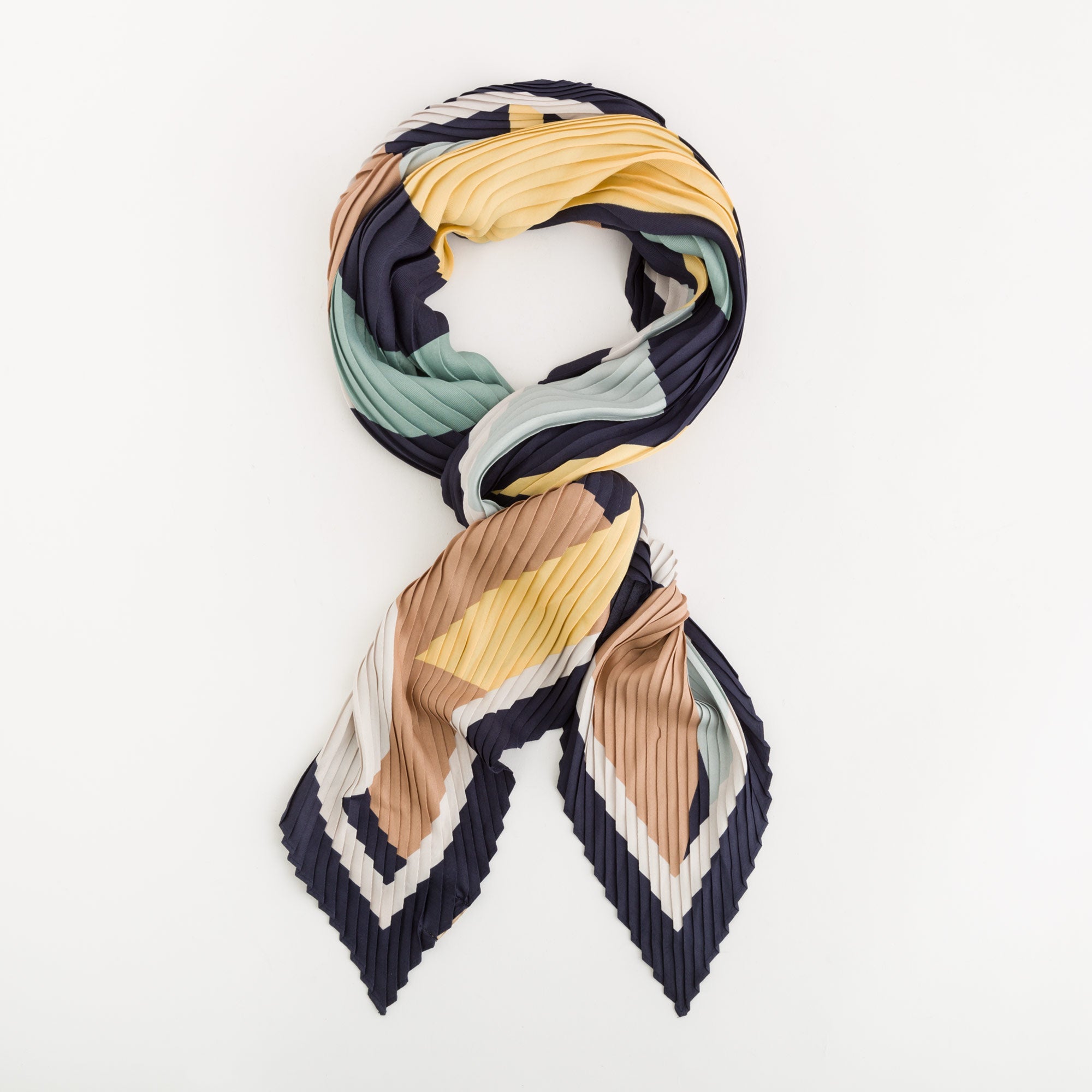Carpisa Croatia – Scarf - Women's Scarf – ASD22002446 – Image 2 |k=ASD2200244640Y01_01_basechild
