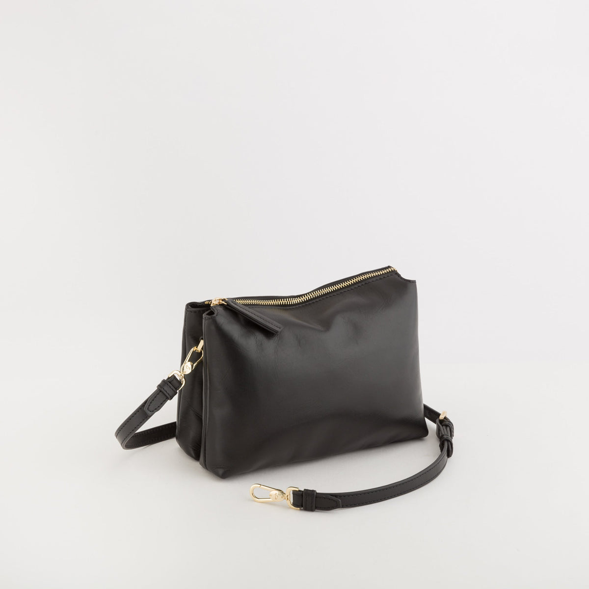 Carpisa Hrvatska â€“ Lobelia - Women's Shoulder Bag â€“ BPD13305546 â€“ Image 1