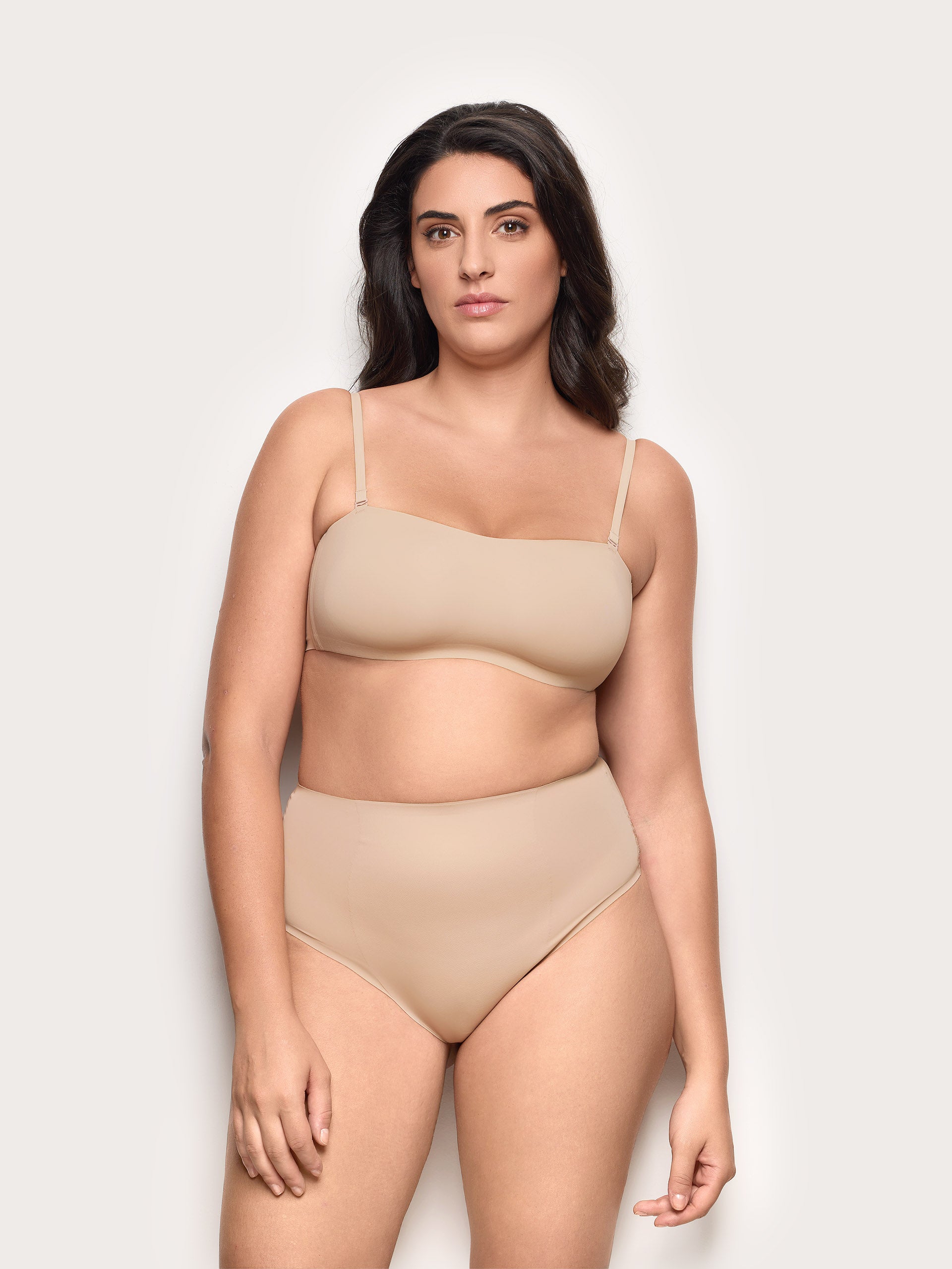 SUPERFEINE FORMBANDFORMUNG – Hochgeschnittener, formender String-Slip
