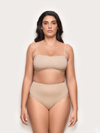 SUPERFEINE FORMBANDFORMUNG – Hochgeschnittener, formender String-Slip