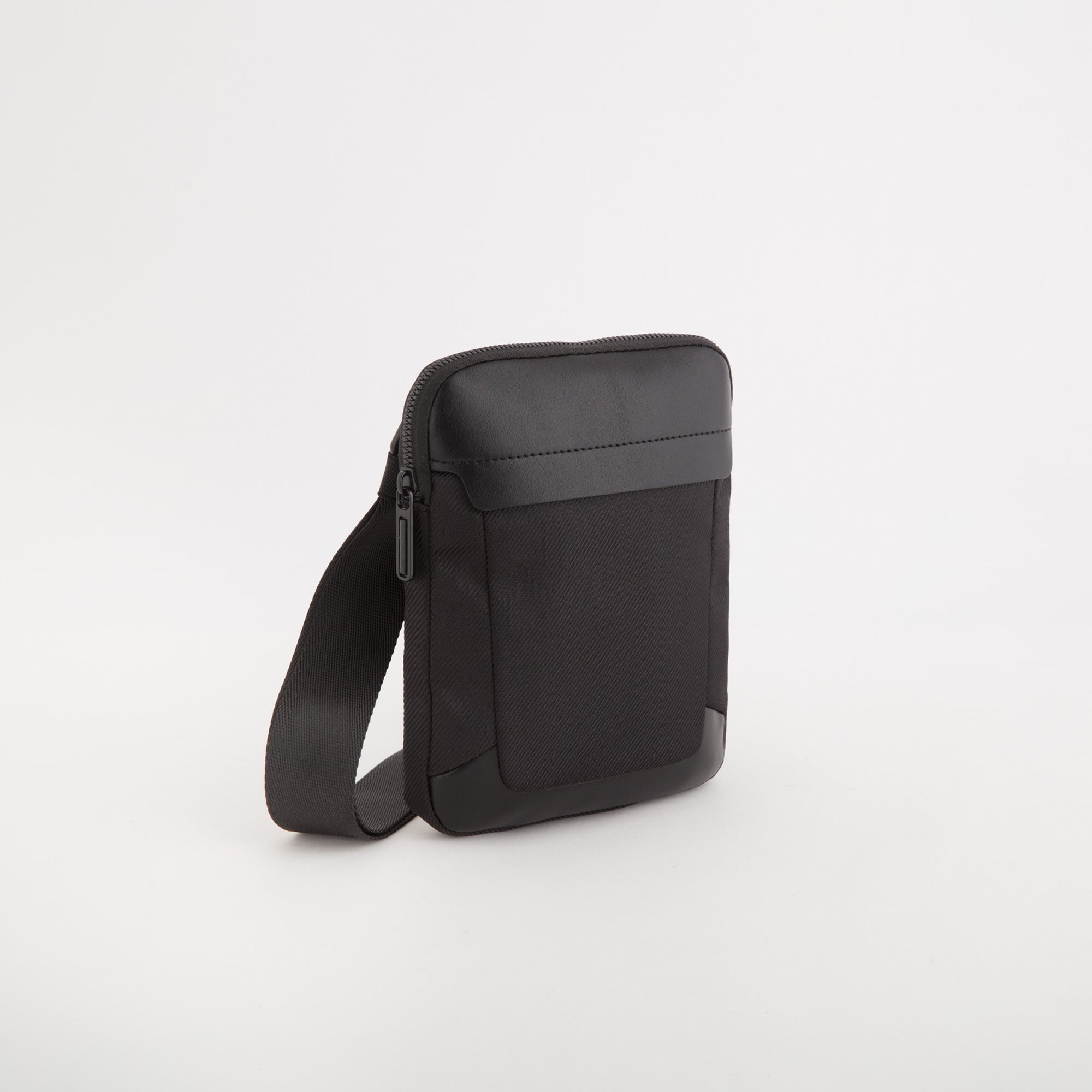 Carpisa Hrvatska – Gregor go - Men's Shoulder Bag – BTD16902446 – Image 1