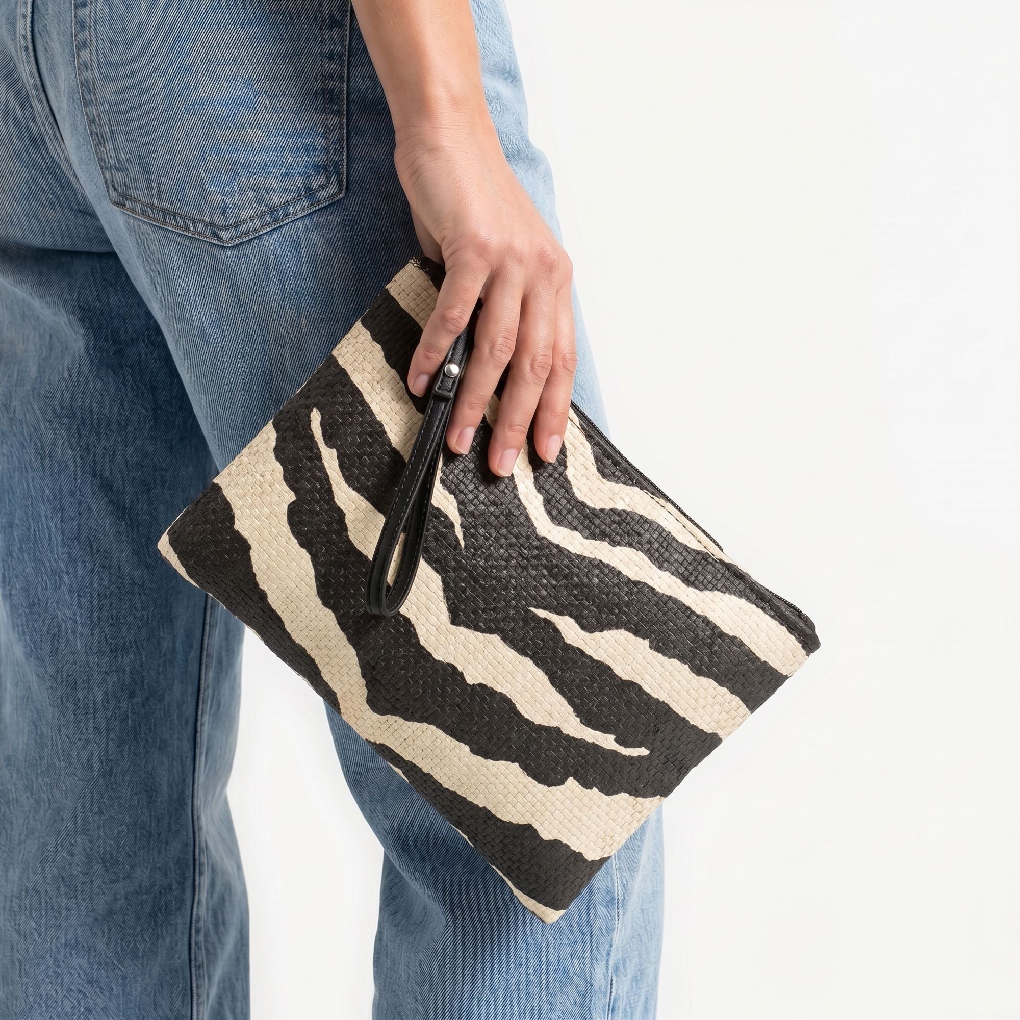 Carpisa Hrvatska – Amboseli v6 - Clutch bag – Natural/Black – BTD41801446 – Image 3