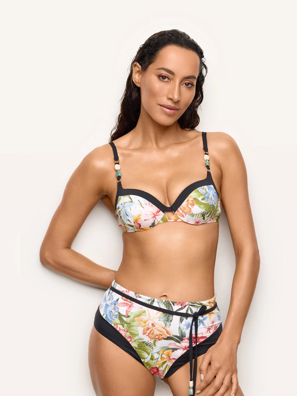 Yamamay Croatia Padded balcony bk bra in different cup sizes | CBAD192006_128_01.jpg