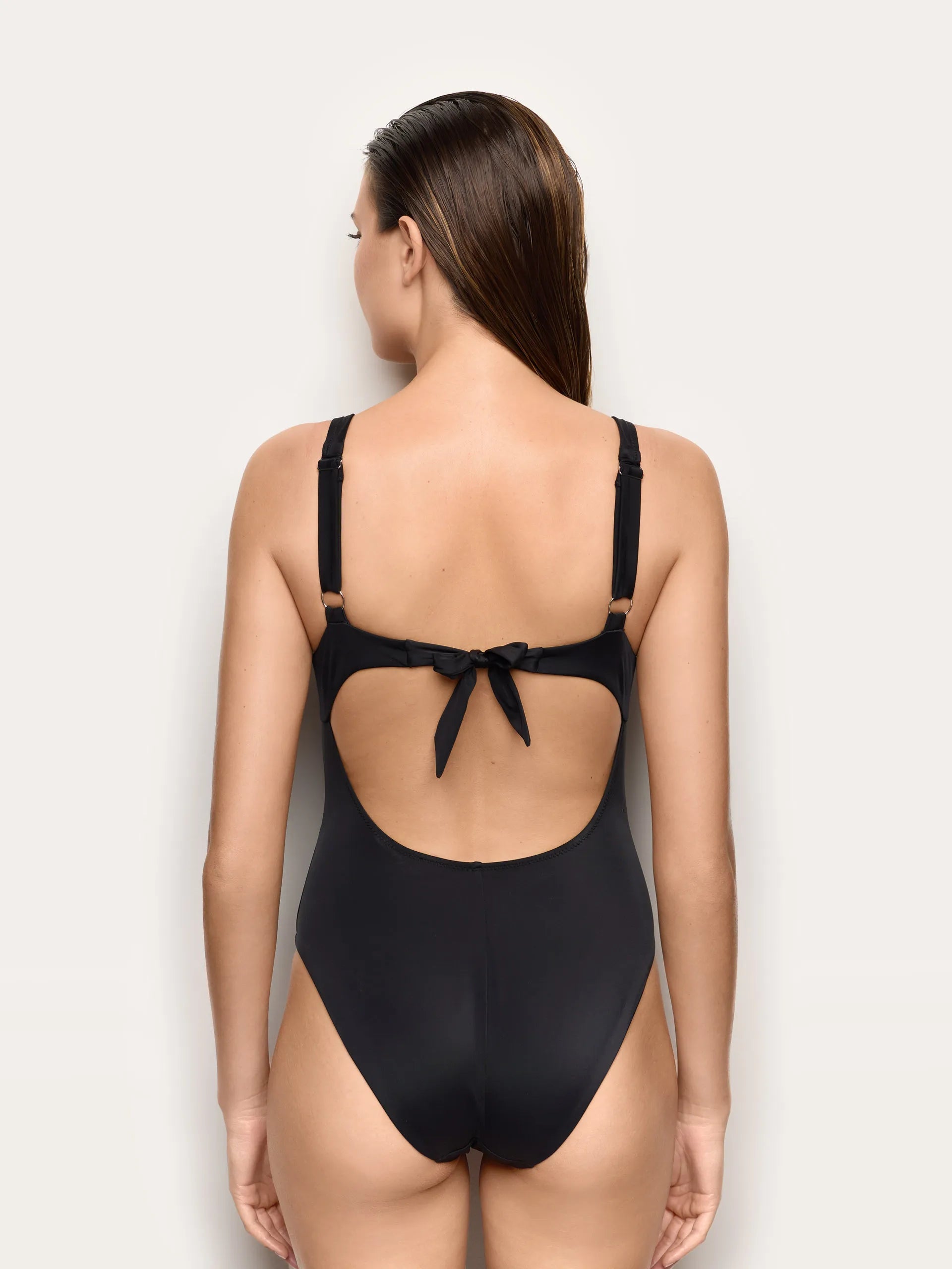 Yamamay Croatia Shaping padded one-piece swimsuit | CCID192002_072_03.jpg
