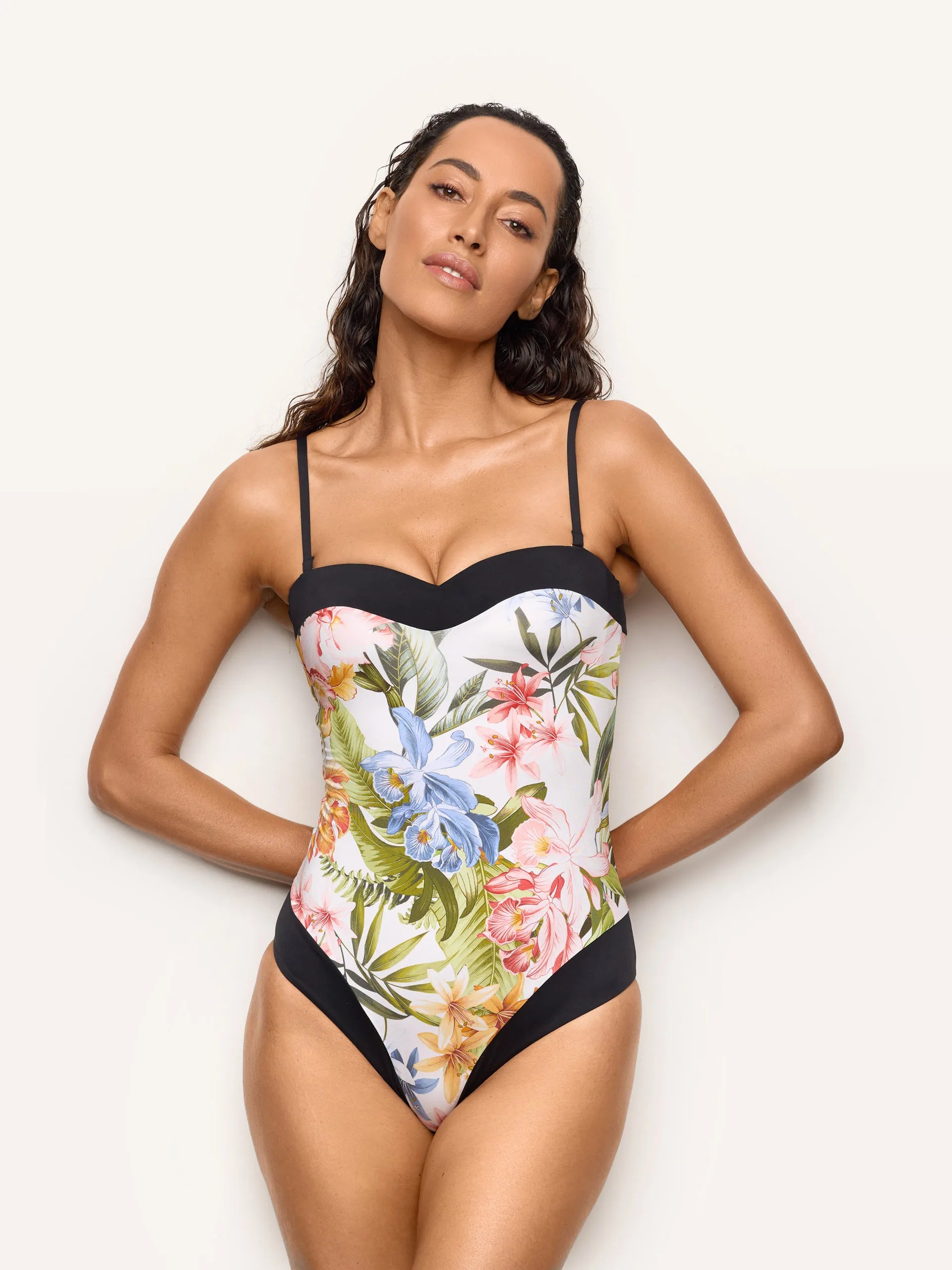 Yamamay Croatia Padded one-piece swimsuit | CCID192010_128_01.jpg