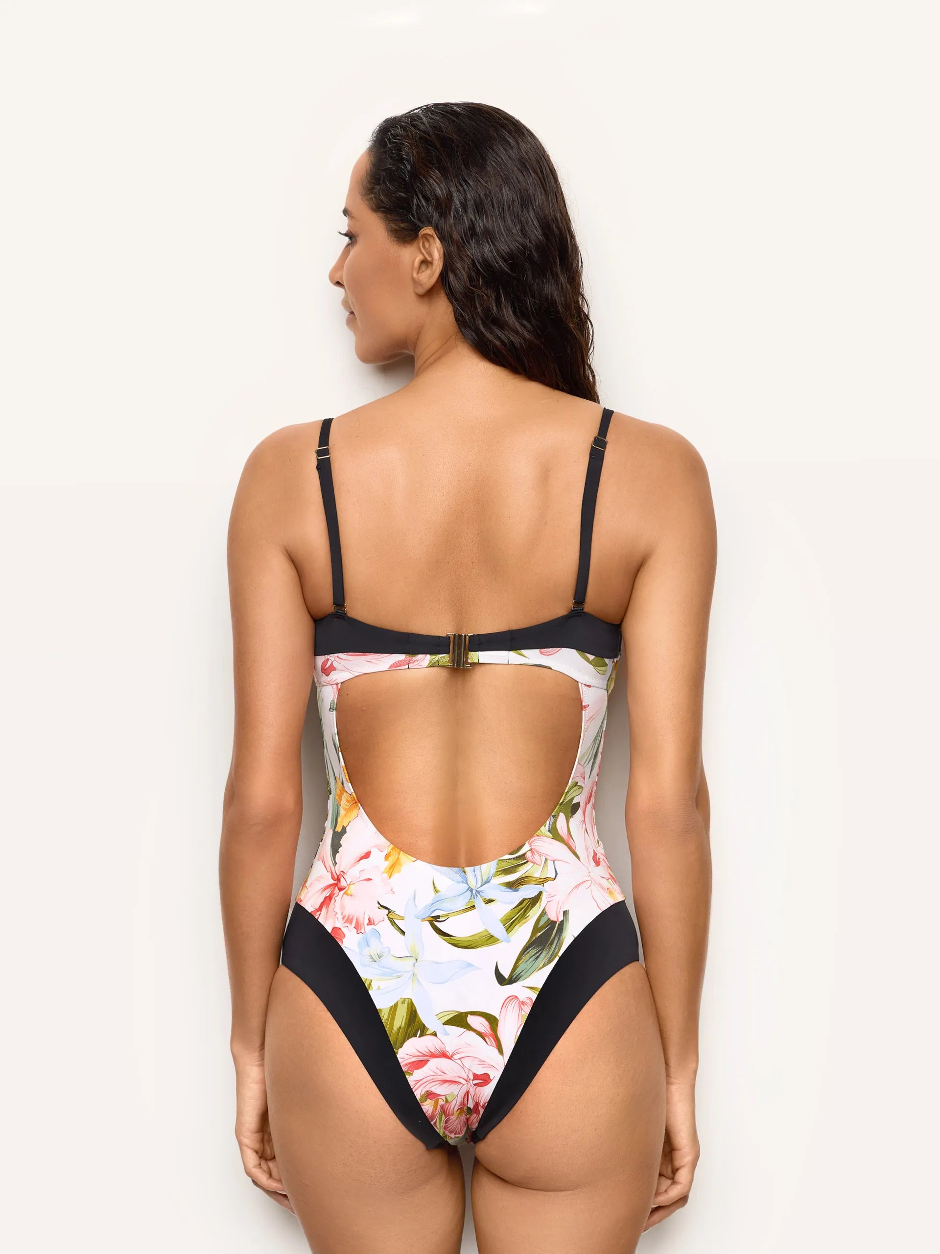 Yamamay Croatia Padded one-piece swimsuit | CCID192010_128_04.jpg