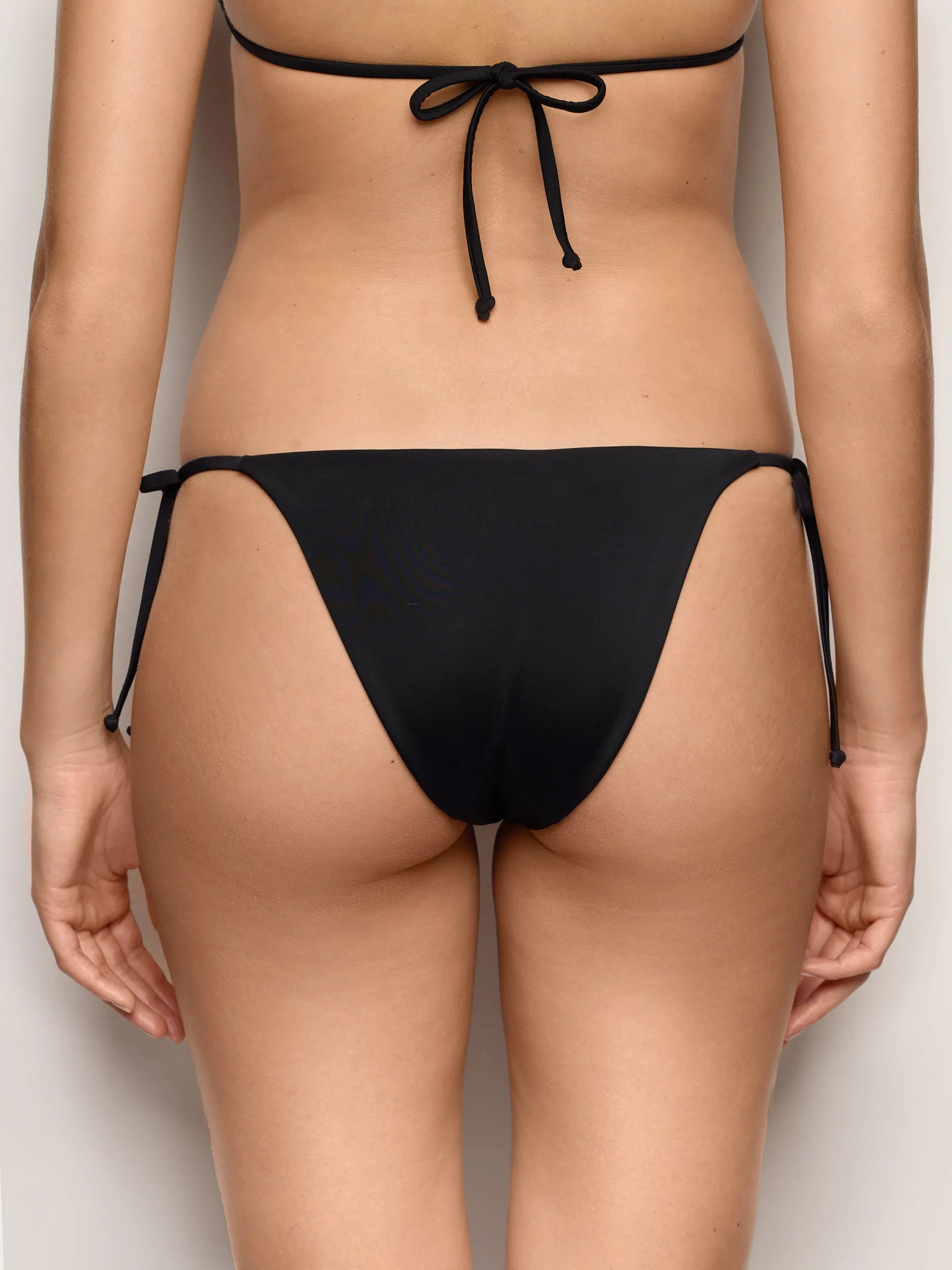 Yamamay Croatia Bottom with strings | CSLD192005_072_05.jpg