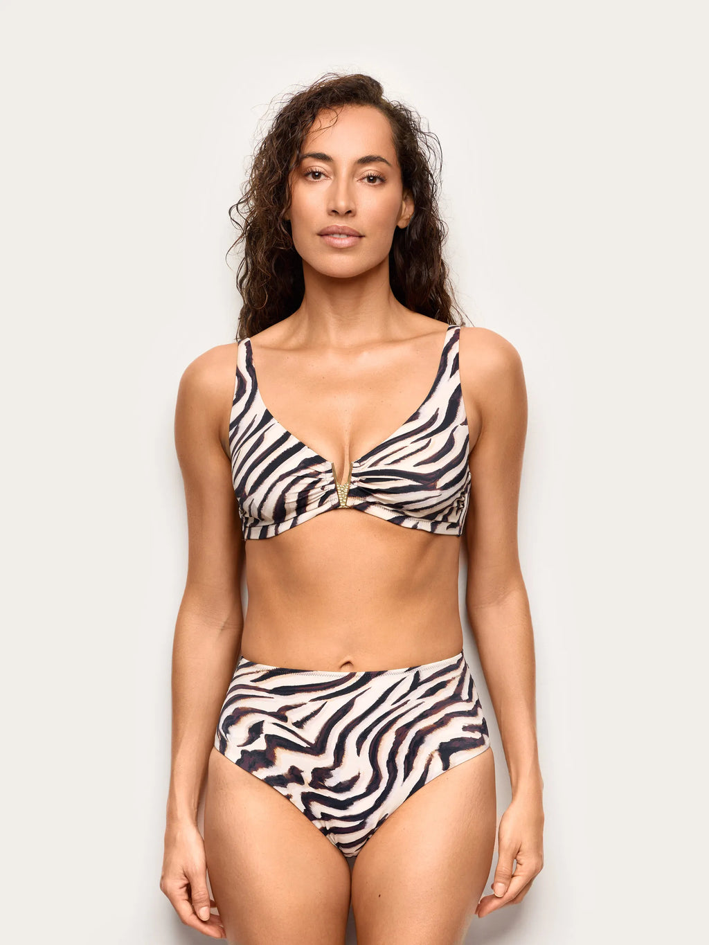 Yamamay Croatia High-side bottom | CSLD192025_128_02.jpg