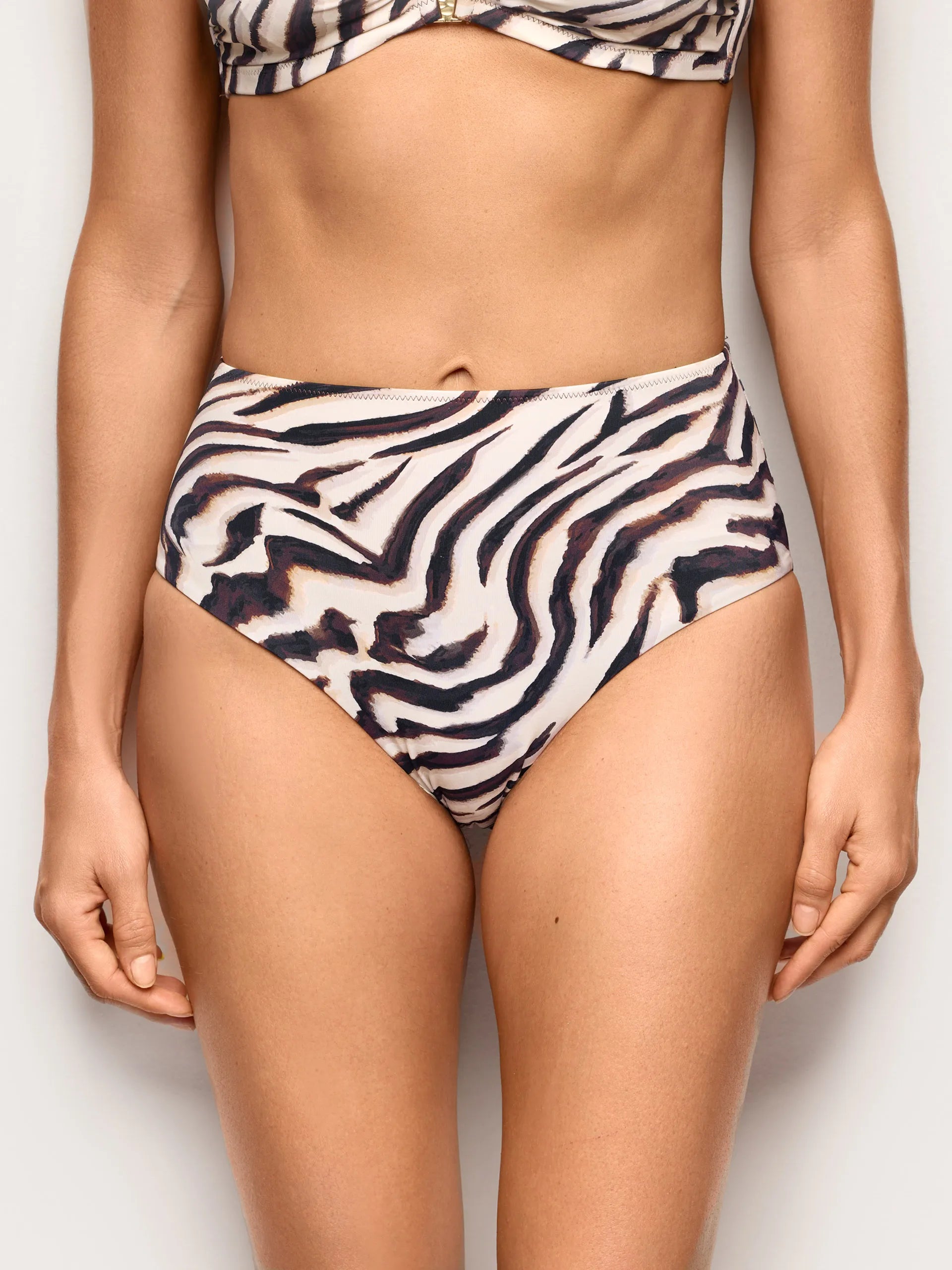 Yamamay Croatia High-side bottom | CSLD192025_128_03.jpg
