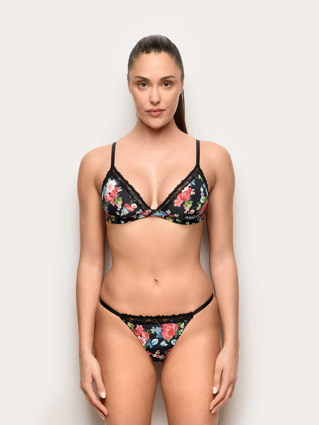 Yamamay Croatia G-string | IPED191011_128_02.jpg
