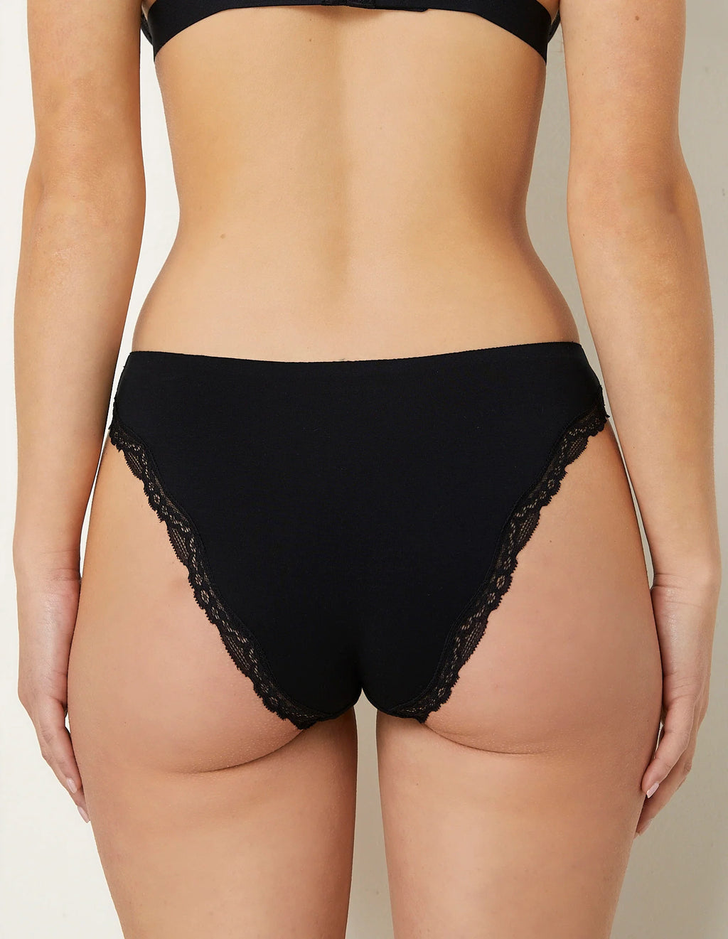 Yamamay Croatia Briefs | ISLD99X065072_04_b9a5d15f-2d8c-4116-bb4c-b15490f53f09.jpg
