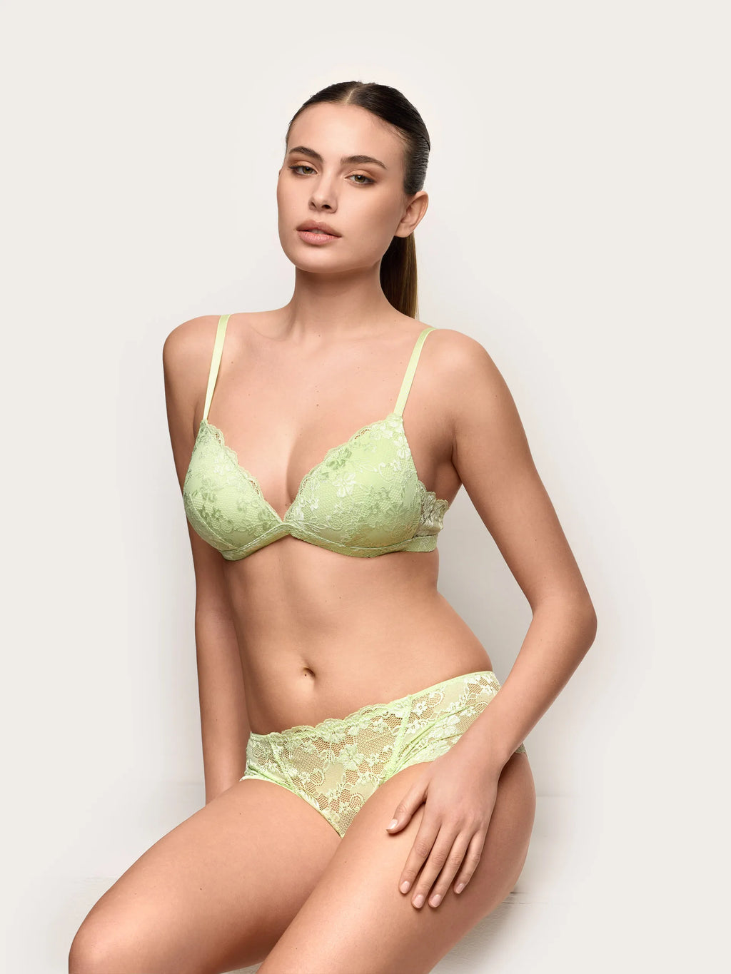 Yamamay Croatia Padded triangle push up bra | ITRD191002_109_01.jpg