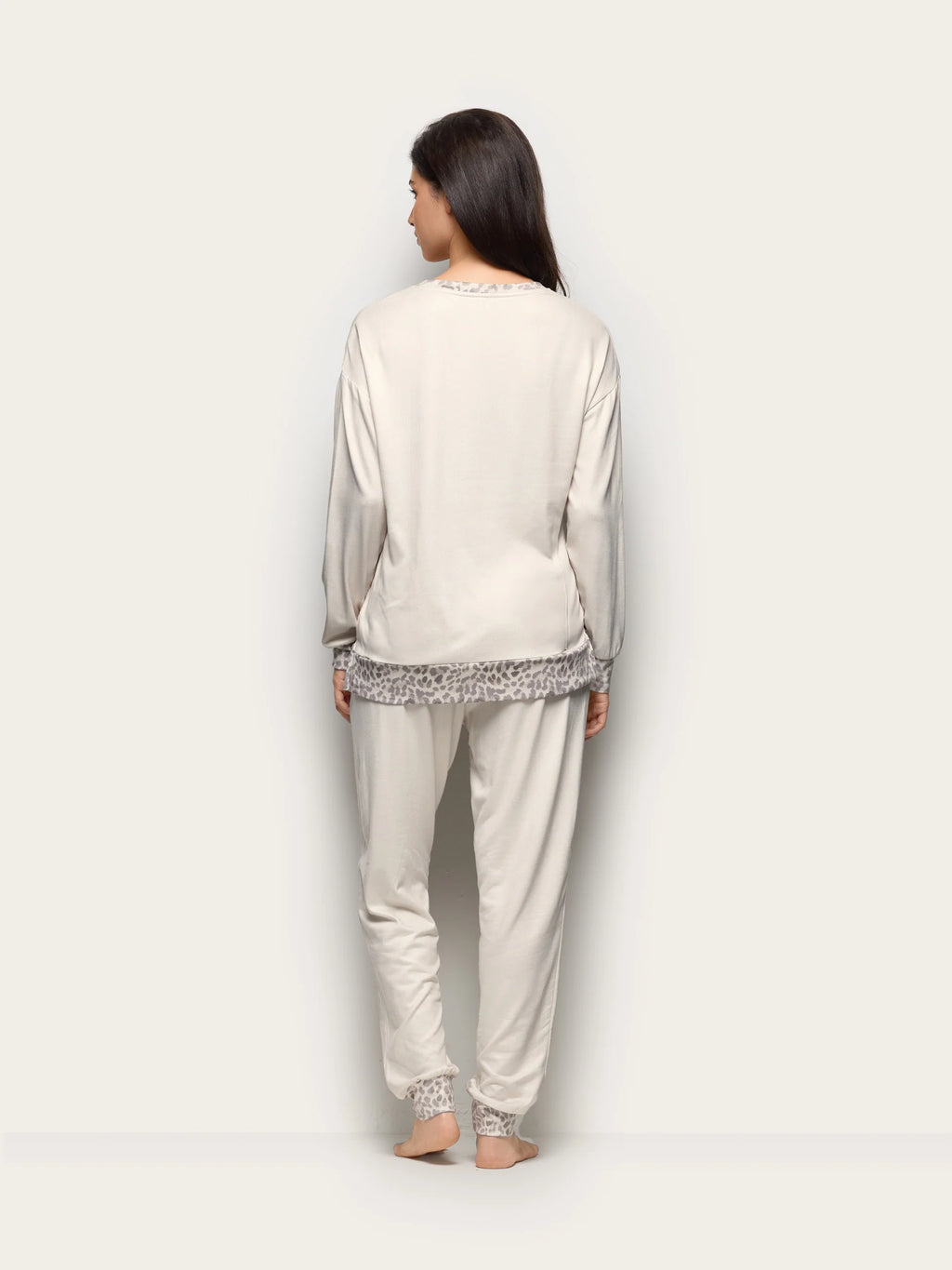 Yamamay Croatia Pyjamas | PPLD193003088_05_7883e99d-c6cb-46e6-86ab-df215f49d998.jpg