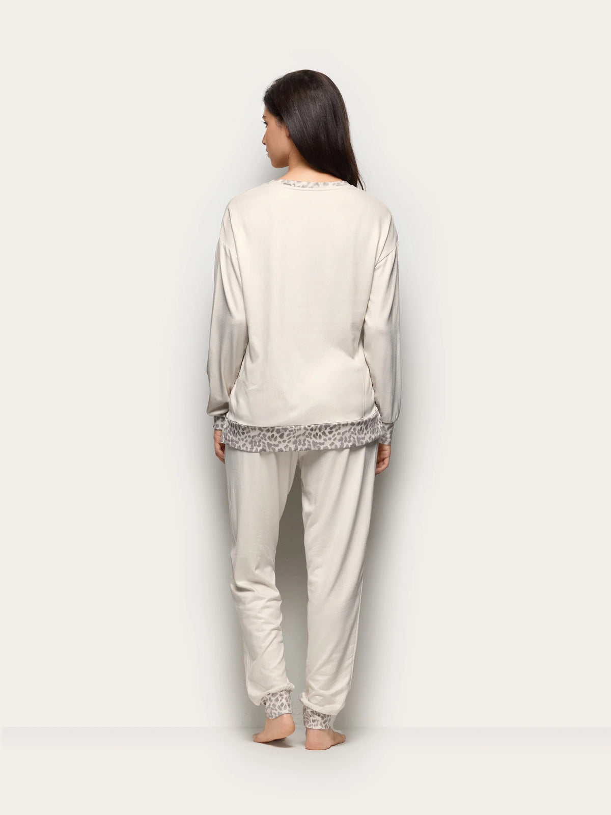 Yamamay Croatia Pyjamas | PPLD193003088_05_7883e99d-c6cb-46e6-86ab-df215f49d998.jpg