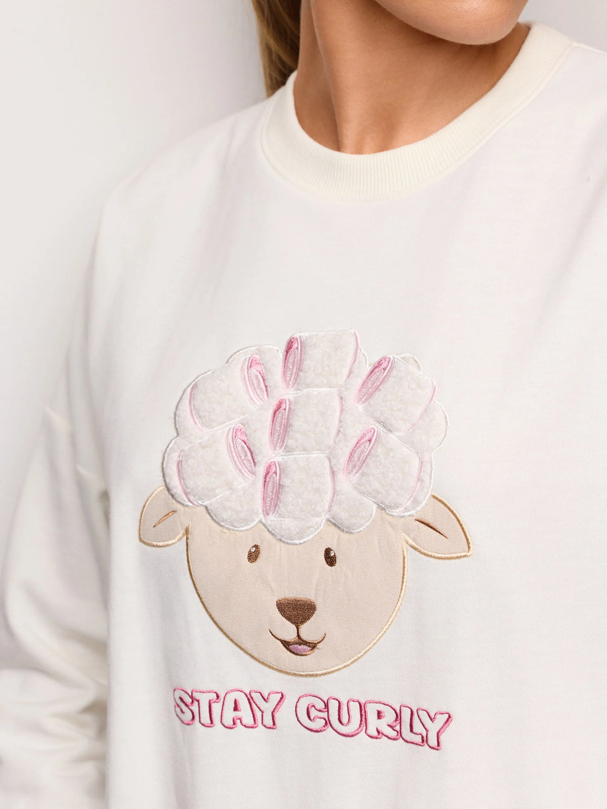 Yamamay Croatia Pyjamas | PPLD193007244_04_d948dde8-dc75-473f-9dad-b8fb1ecb55f6.jpg