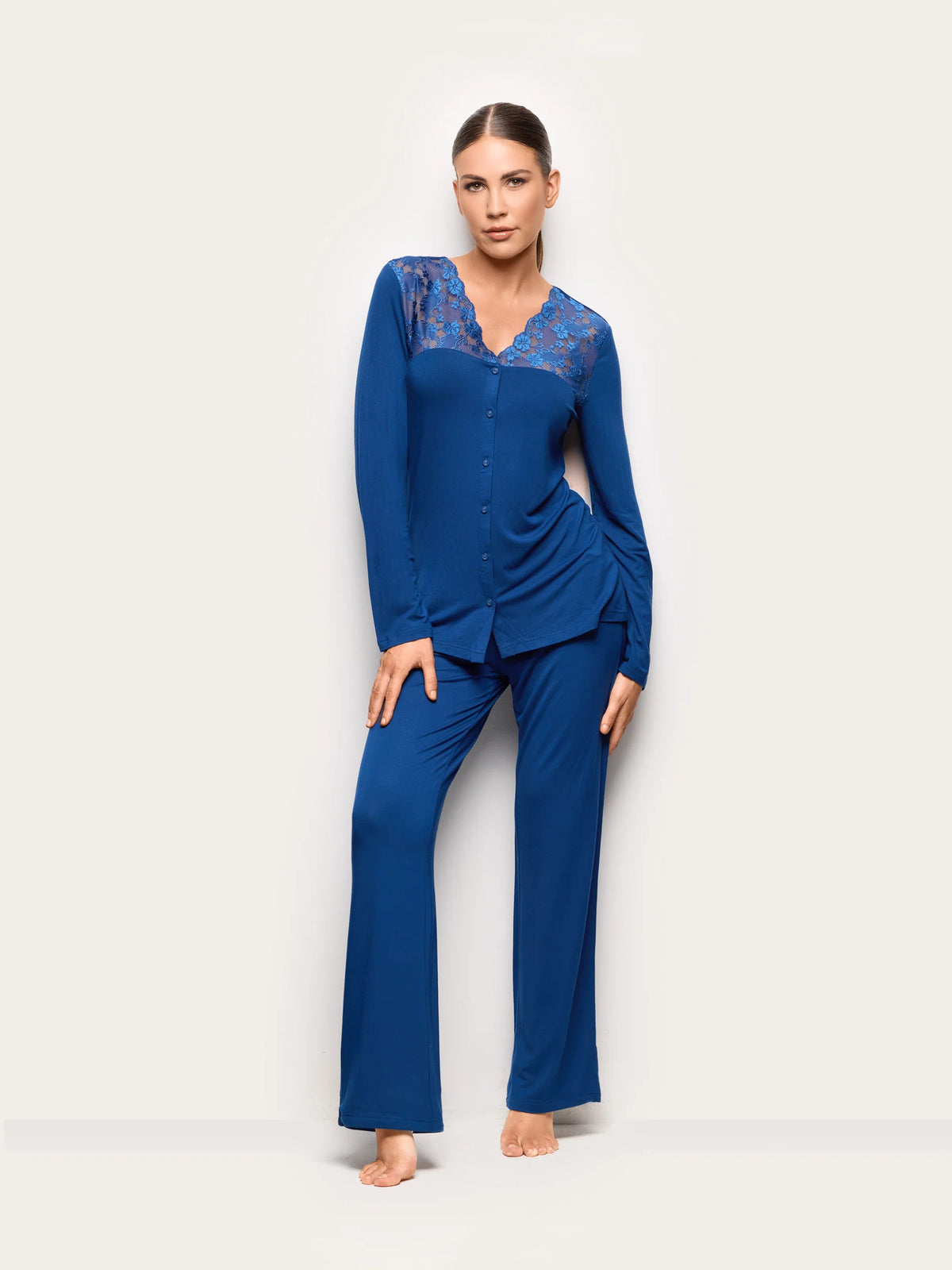 Yamamay Croatia Long-Pyjamas with front opening | PPRD193001215_01.jpg