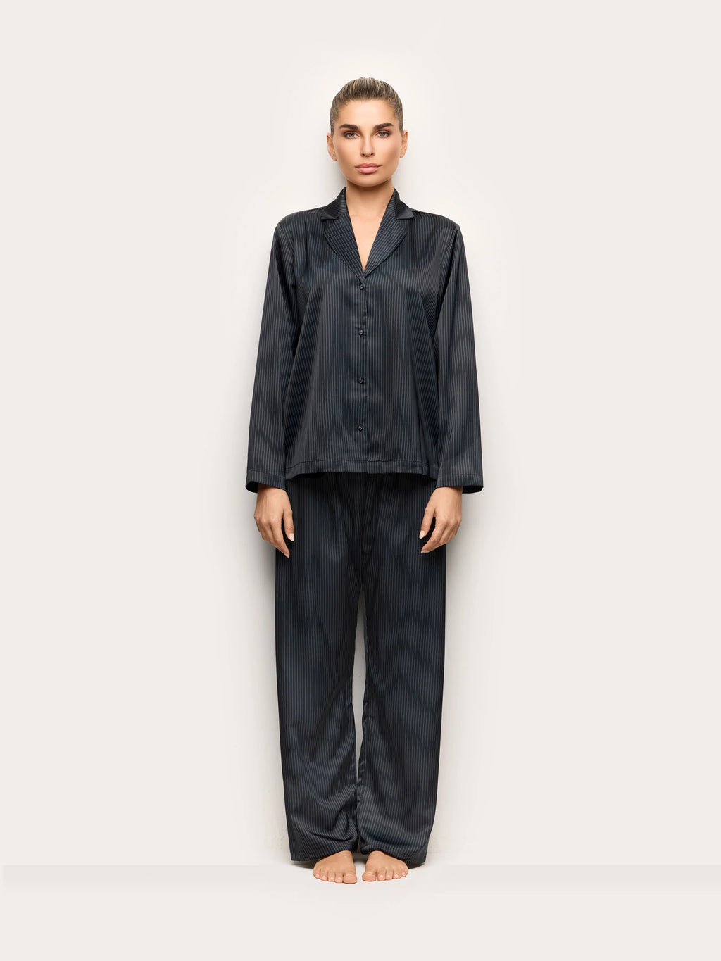 Yamamay Croatia Long-Pyjamas with front opening | PPRD193003128_02.jpg