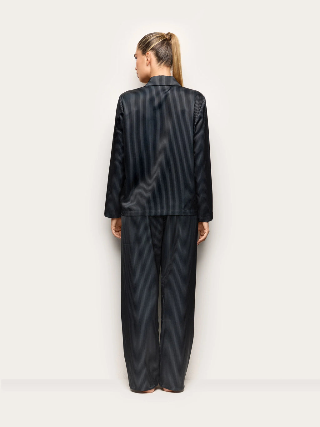 Yamamay Croatia Long-Pyjamas with front opening | PPRD193003128_05.jpg