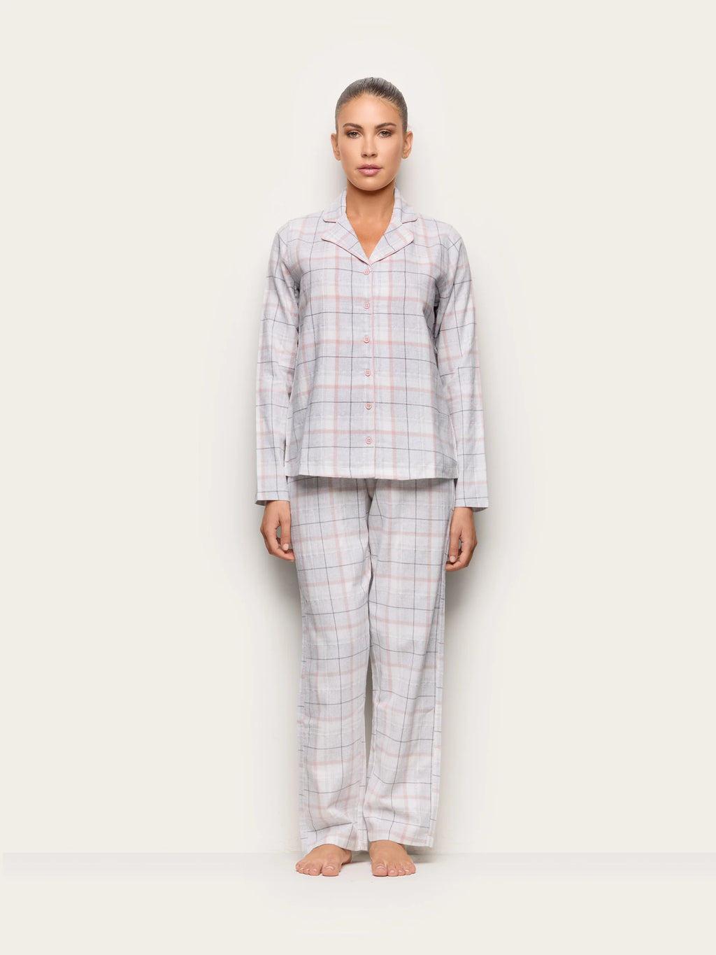 Yamamay Croatia Long-Pyjamas with front opening | PPRD193004128_02_dc87c628-5922-41d0-b971-883c8cc9513f.jpg