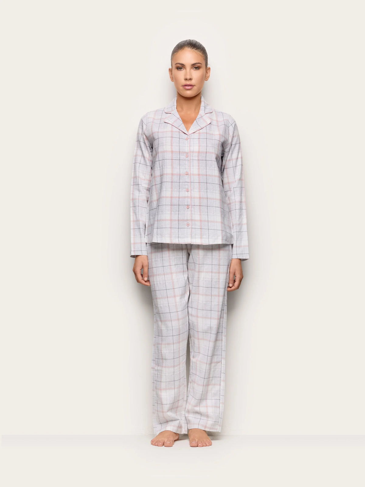 Yamamay Croatia Long-Pyjamas with front opening | PPRD193004128_02_dc87c628-5922-41d0-b971-883c8cc9513f.jpg