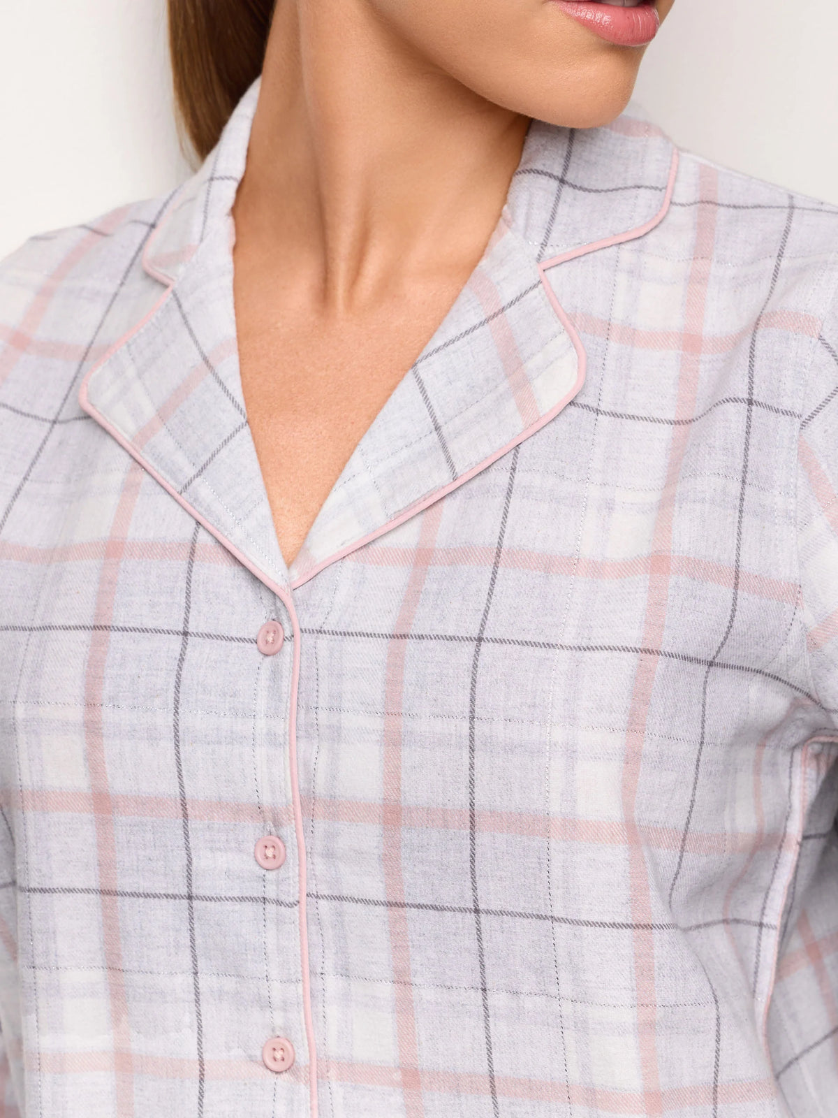 Yamamay Croatia Long-Pyjamas with front opening | PPRD193004128_04_544afe95-ba4c-430d-9456-e3681a5e44c9.jpg