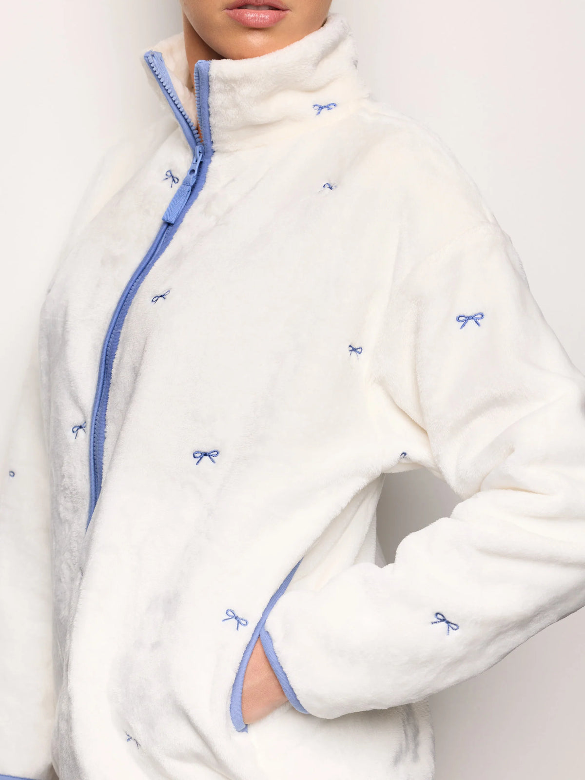 Yamamay Croatia Bed jacket | PVED193002244_03_c31e4248-23ea-4f4e-914d-ac9b4a54ed7d.jpg