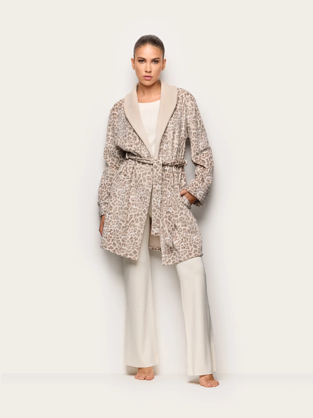 Yamamay Croatia Nightgown | PVED193003128_02_1ccd7f92-9123-4f26-8e22-f55c459c08ee.jpg