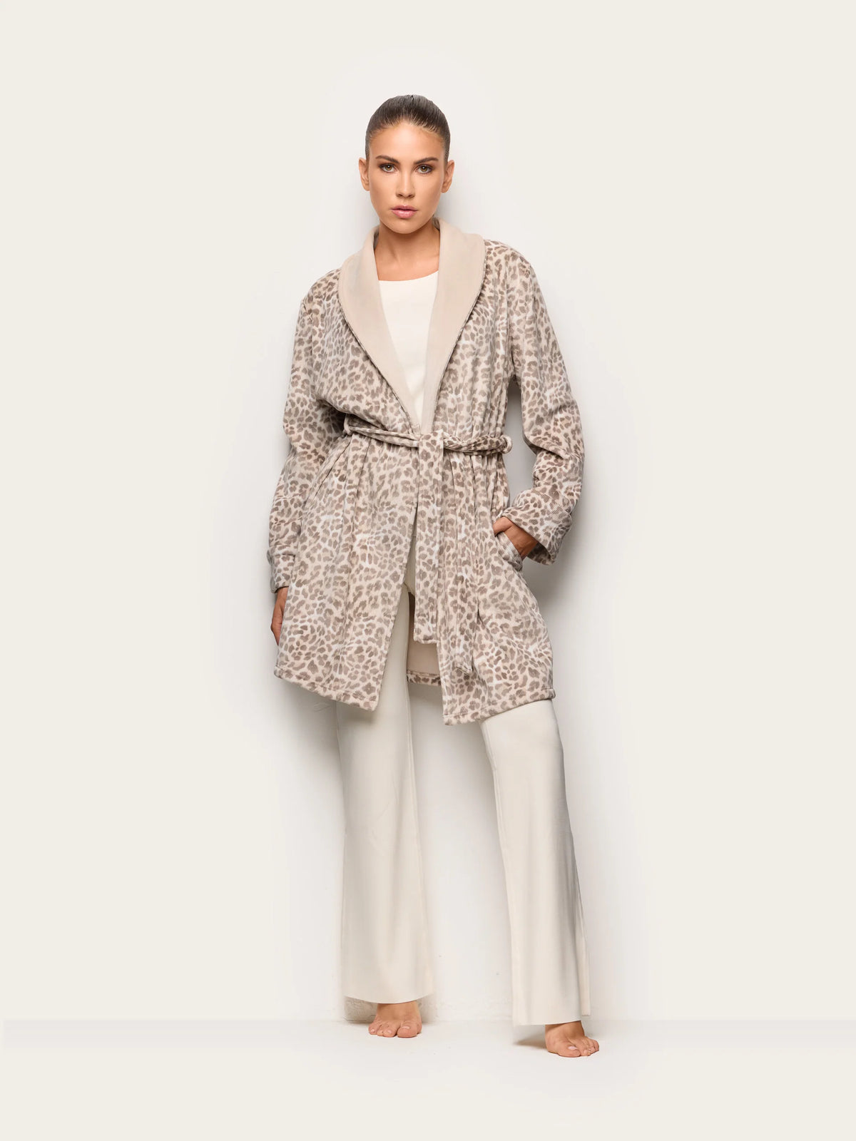 Yamamay Croatia Nightgown | PVED193003128_02_1ccd7f92-9123-4f26-8e22-f55c459c08ee.jpg