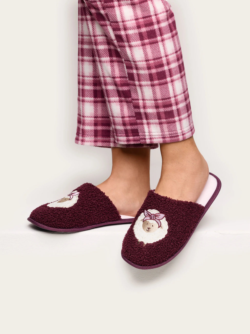 Yamamay Croatia Slippers | SPFD193003837_02_25cc5f38-b2bd-49fd-8900-93fdaf8dd4af.jpg