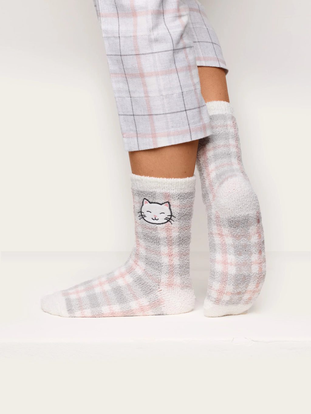 Yamamay Croatia Anti skid socks | SPFD193004128_01_dab747dd-a3b7-49ae-a65d-e6b3dc15b980.jpg
